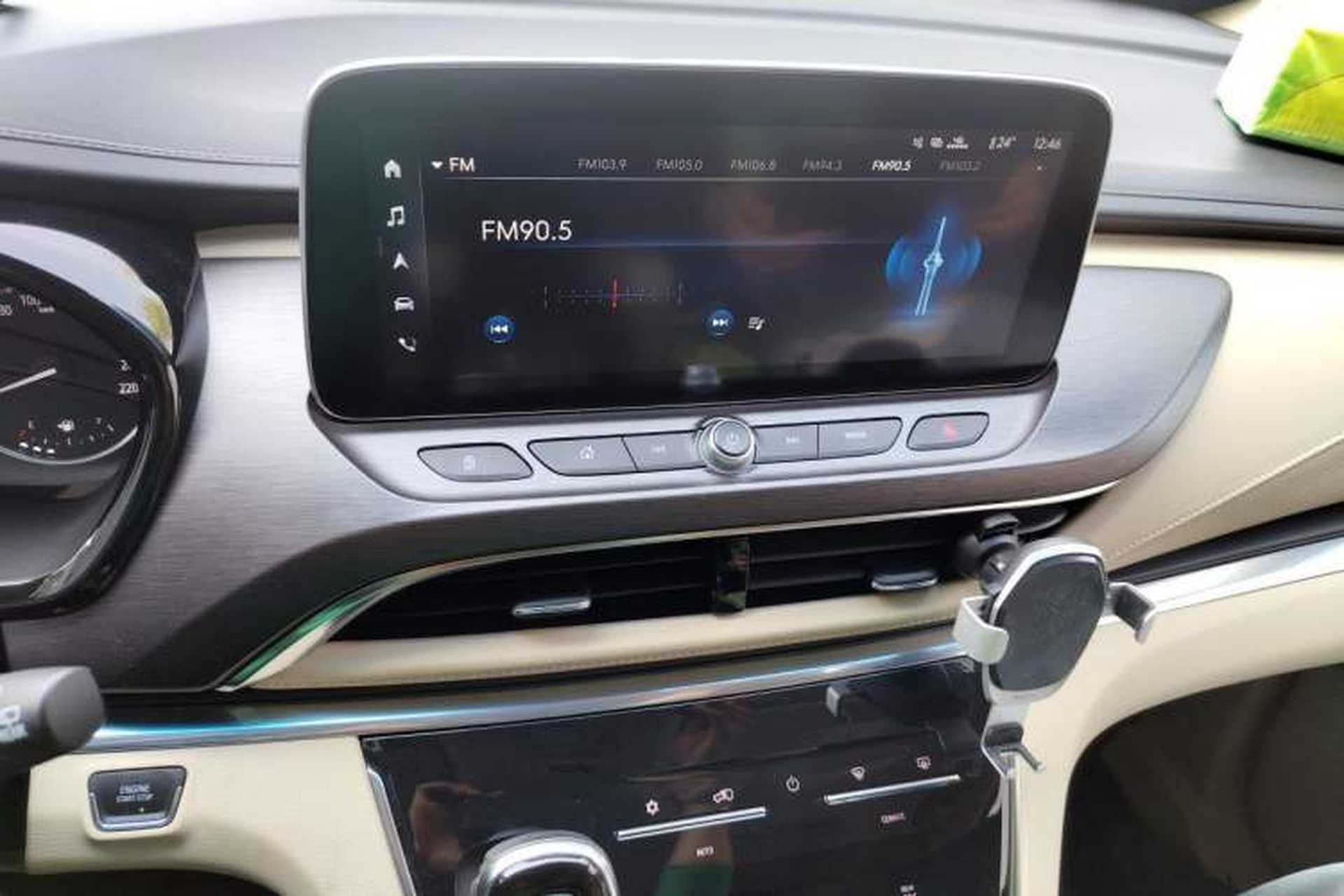 Used Buick GL8 2023 Land Executive Class 652T Luxury Model Audio And AC Panel