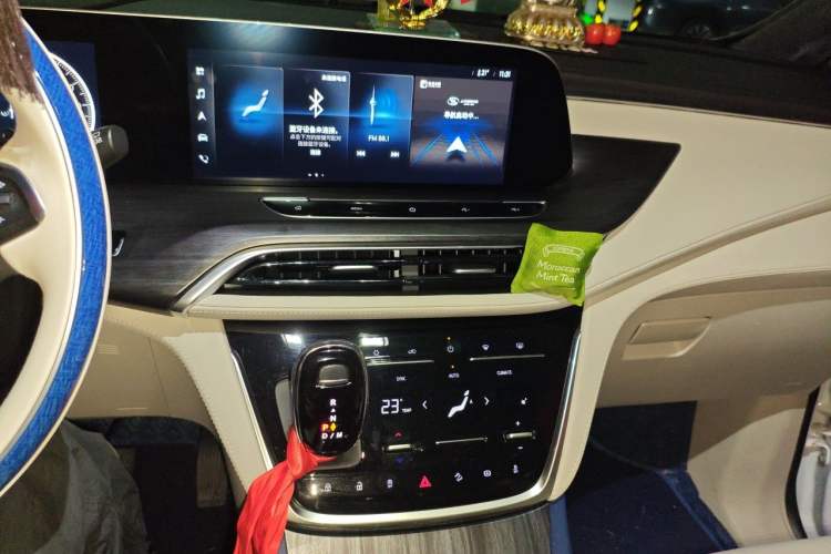 Used Buick GL8 2023 ES Lu Zun Comfort Model Audio And AC Panel