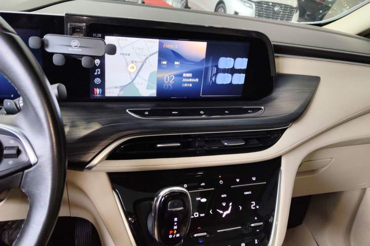 Used Buick GL8 2023 ES Lu Zun Deluxe Model Audio And AC Panel