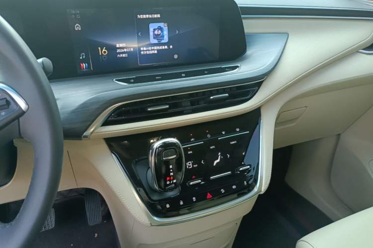 Used Buick GL8 2023 ES Lu Zun Deluxe Model Audio And AC Panel