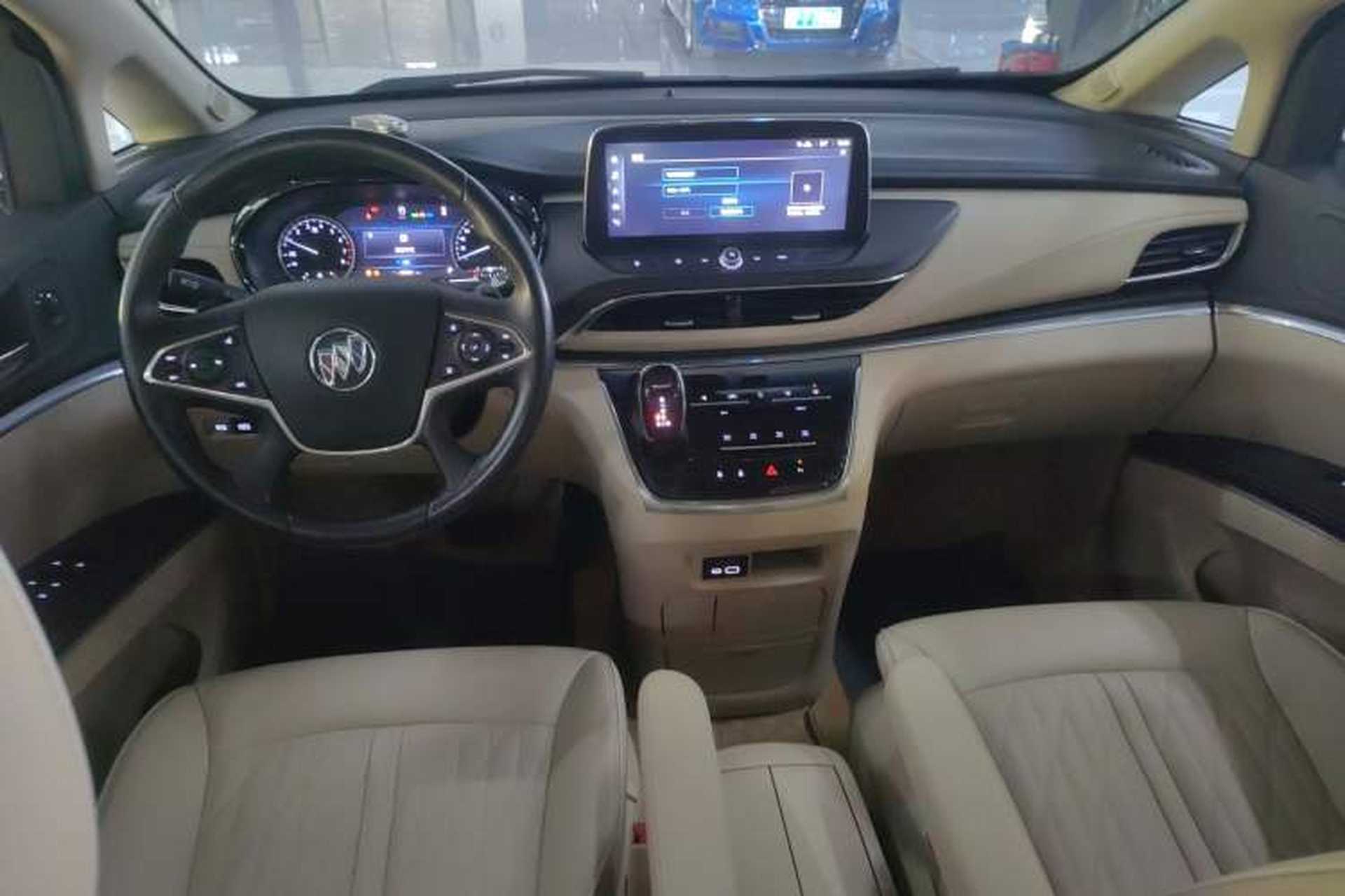 Used Buick GL8 2023 Facelifted Land Cruiser Executive Luxury Version Center Console