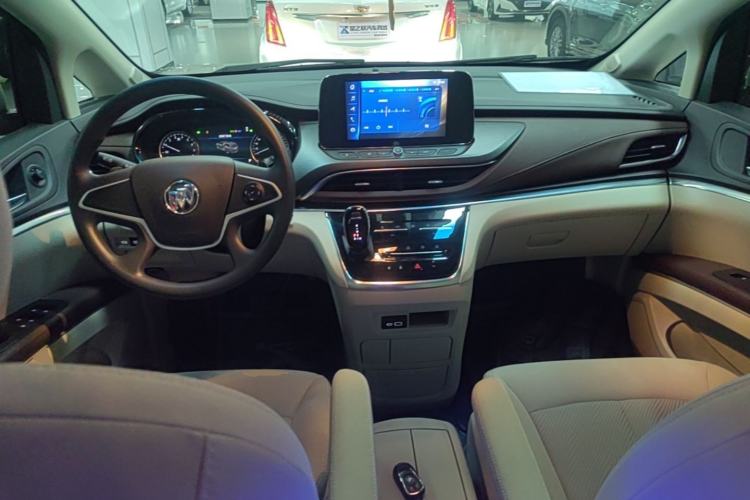 Used Buick GL8 2023 Land Executive Class Comfort Model Center Console