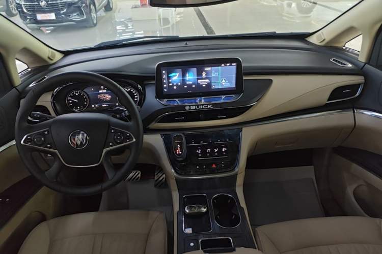 Used Buick GL8 2023 Facelifted Land Cruiser Executive Luxury Version Center Console