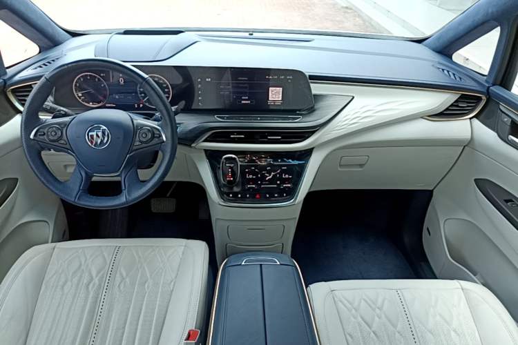 Used Buick GL8 2023 Avenir Avia Four-Seat Prestige Edition Center Console