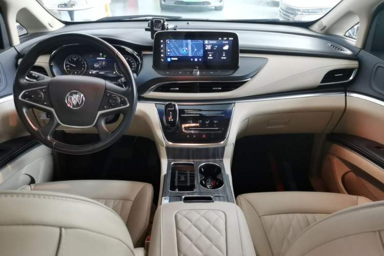 Used Buick GL8 2023 Land Executive Class 652T Luxury Model Center Console