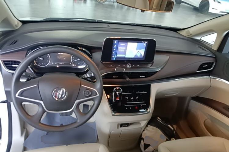 Used Buick GL8 2023 Land Executive Class Comfort Model Center Console