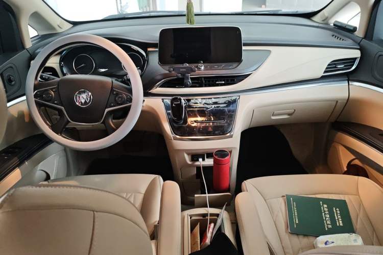 Used Buick GL8 2023 Facelifted Land Cruiser Executive Luxury Version Center Console