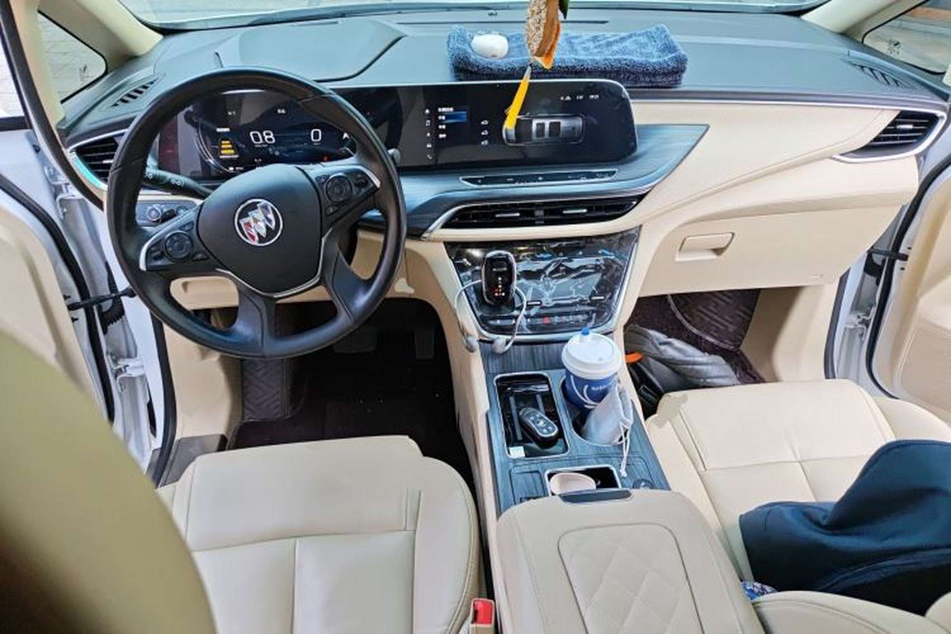 Used Buick GL8 2023 ES Lu Zun Deluxe Model Center Console