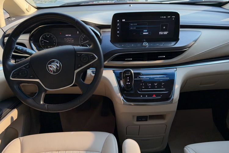 Used Buick GL8 2023 Facelifted Land Cruiser Executive Luxury Version Center Console