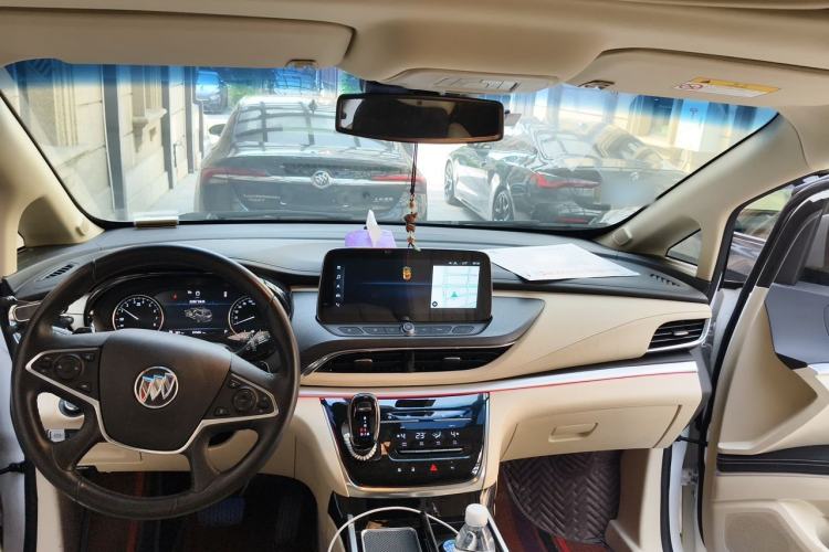 Used Buick GL8 2023 Facelifted Land Cruiser Executive Luxury Version Center Console