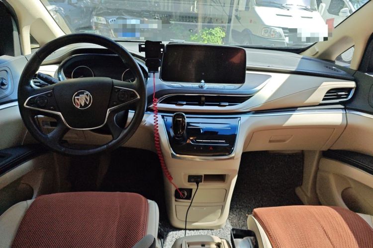 Used Buick GL8 2023 Facelifted Land Cruiser Executive Luxury Version Center Console