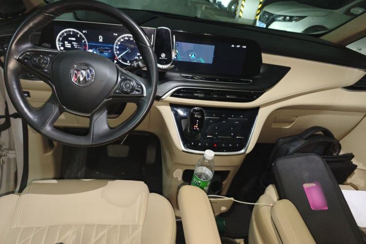Used Buick GL8 2023 ES Lu Zun Luxury Edition and Yue Version Center Console