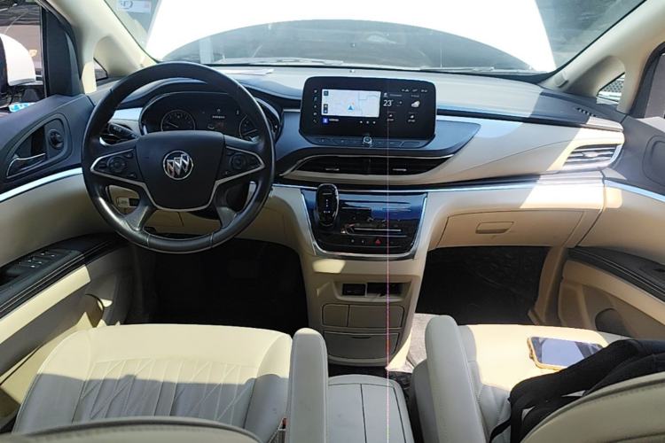 Used Buick GL8 2023 Facelifted Land Cruiser Executive Luxury Version Center Console