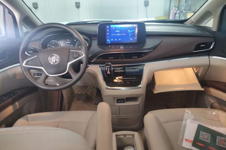Used Buick GL8 2023 Land Executive Class Comfort Model Center Console