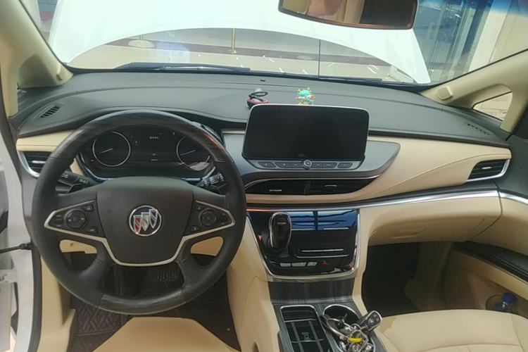 Used Buick GL8 2023 Facelifted Land Cruiser Executive Luxury Version Center Console