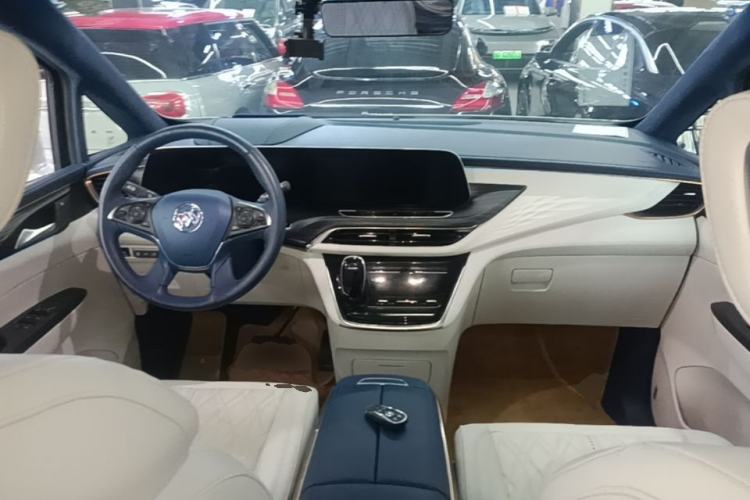 Used Buick GL8 2023 Avenir Avia Four-Seat Prestige Edition Center Console