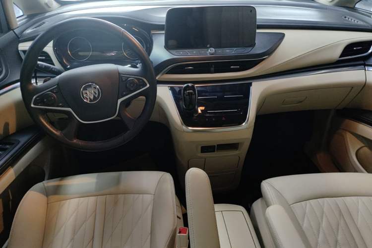 Used Buick GL8 2023 Facelifted Land Cruiser Executive Luxury Version Center Console