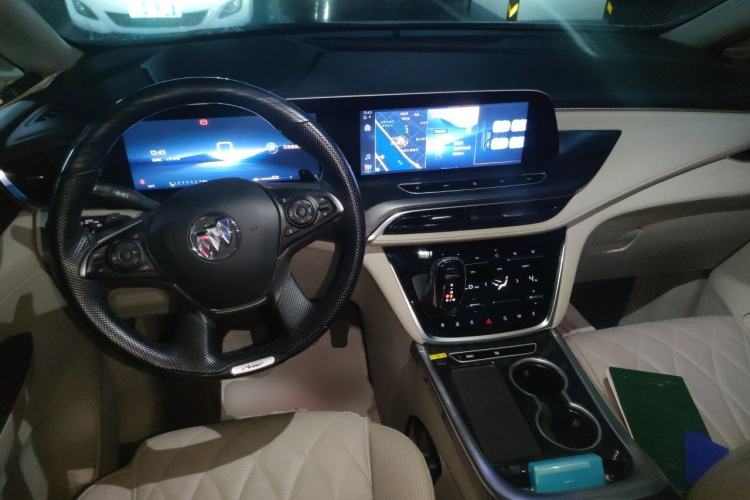 Used Buick GL8 2023 ES Lu Zun Comfort Model Center Console