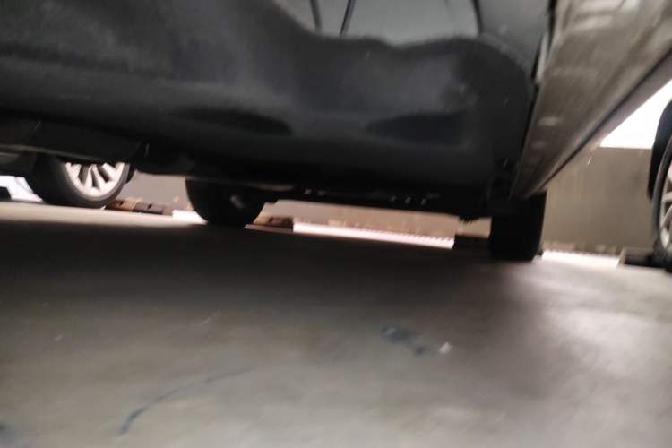 Used Buick GL8 2023 Land Executive Class Smart Enjoyment Model Chassis Front Left