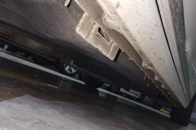 Used Buick GL8 2023 ES Lu Zun Deluxe Model Chassis Front Left