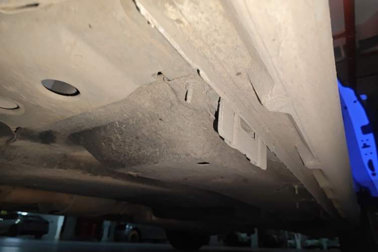 Used Buick GL8 2023 ES Lu Zun Deluxe Model Chassis Front Left