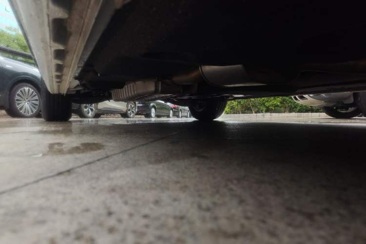 Used Buick GL8 2023 ES Lu Zun Deluxe Model Chassis Front Right