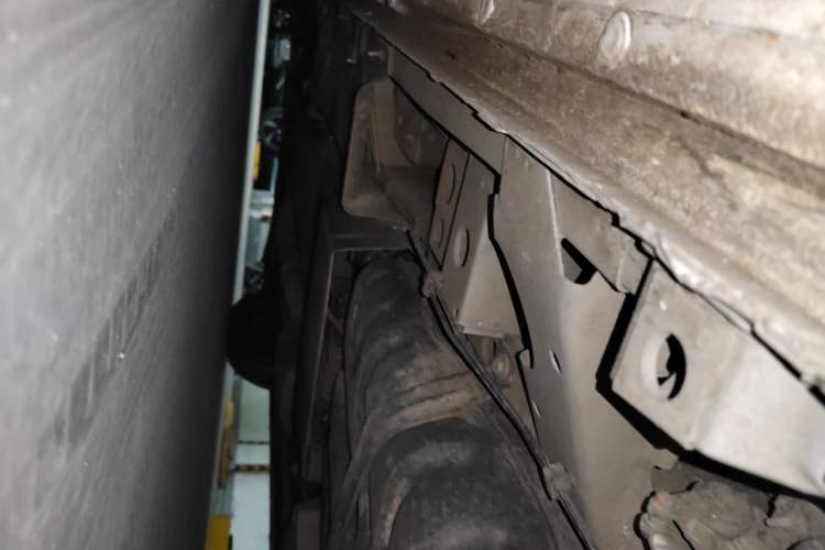 Used Buick GL8 2023 ES Lu Zun Deluxe Model Chassis Rear Left