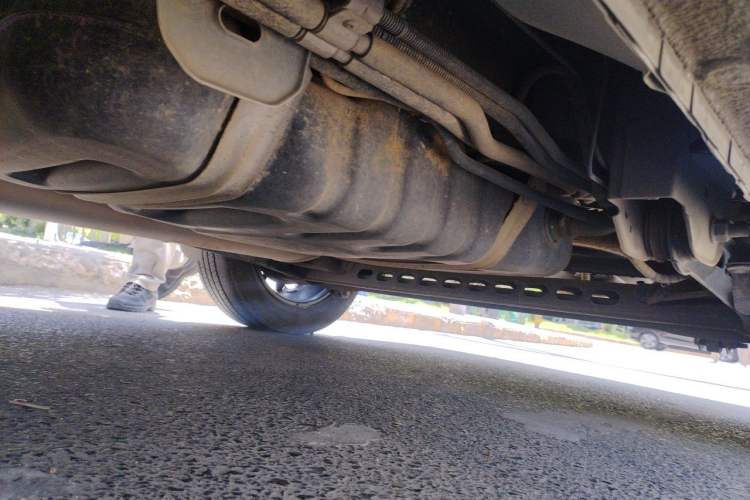 Used Buick GL8 2023 Facelifted Land Cruiser Executive Luxury Version Chassis Rear Left