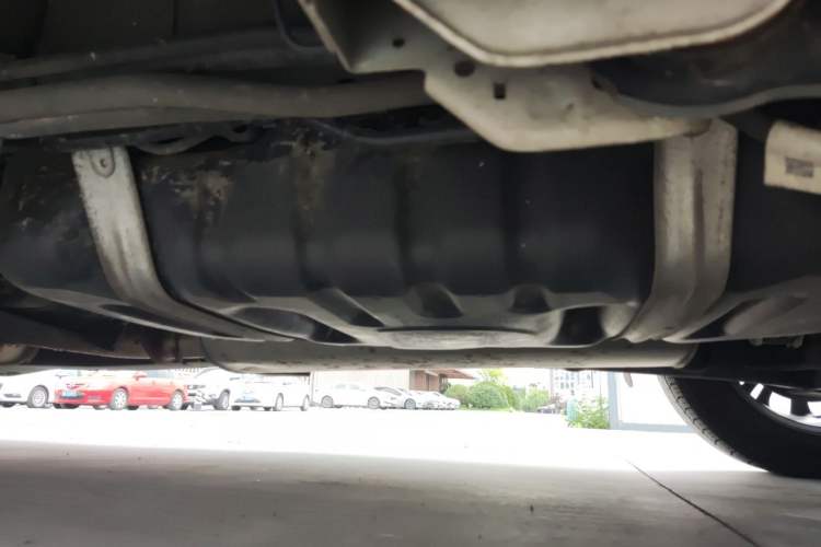 Used Buick GL8 2023 Facelifted Land Cruiser Executive Luxury Version Chassis Rear Left
