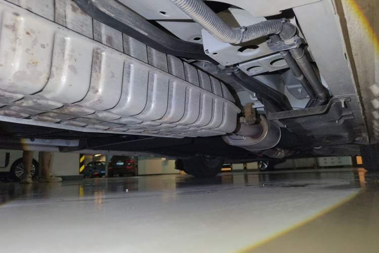 Used Buick GL8 2023 ES Lu Zun Deluxe and Yue Edition Chassis Rear Right