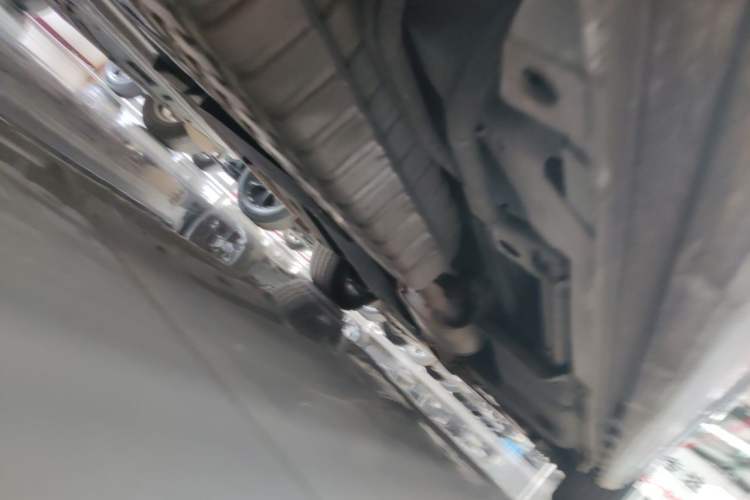 Used Buick GL8 2023 ES Lu Zun Deluxe Model Chassis Rear Right