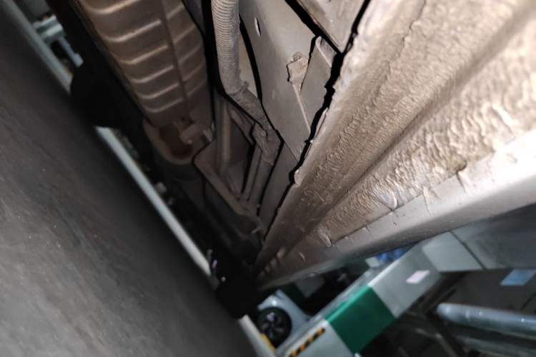 Used Buick GL8 2023 ES Lu Zun Deluxe Model Chassis Rear Right