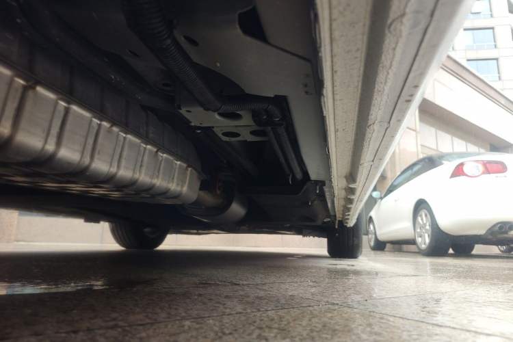 Used Buick GL8 2023 ES Lu Zun Deluxe Model Chassis Rear Right