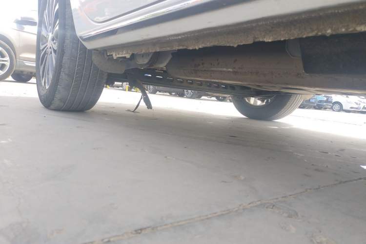 Used Buick GL8 2023 Land Executive Class Comfort Model Chassis Rear Right
