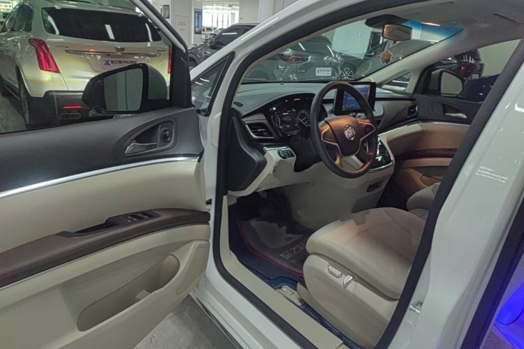 Used Buick GL8 2023 Land Executive Class Comfort Model Driver Seat
