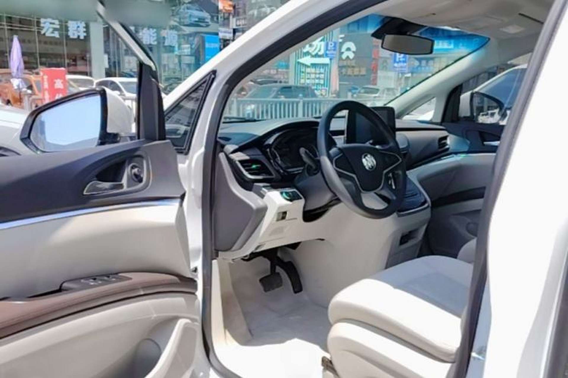 Used Buick GL8 2023 Land Executive Class Comfort Model Driver Seat