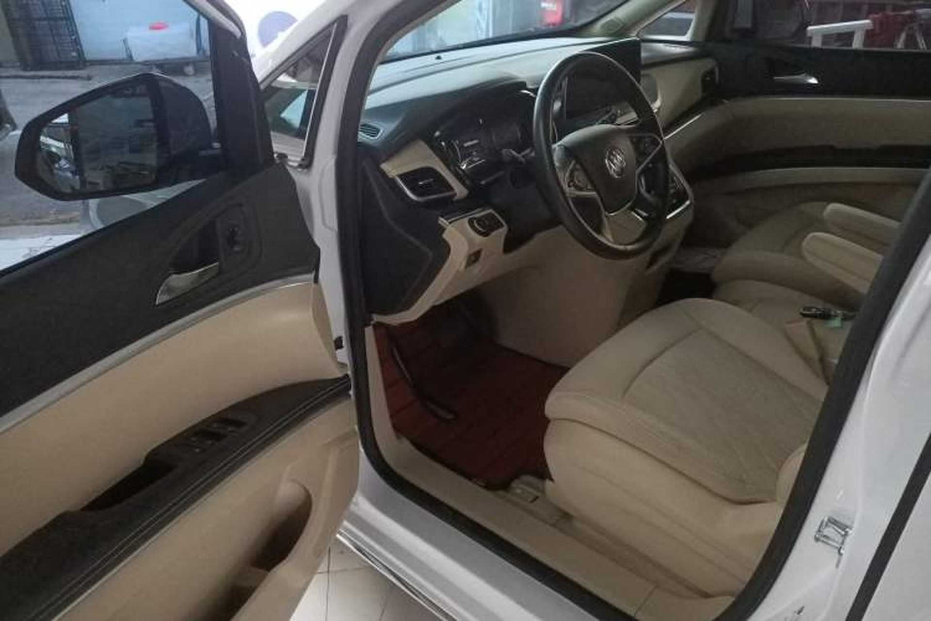 Used Buick GL8 2023 Facelifted Land Cruiser Executive Luxury Version Driver Seat