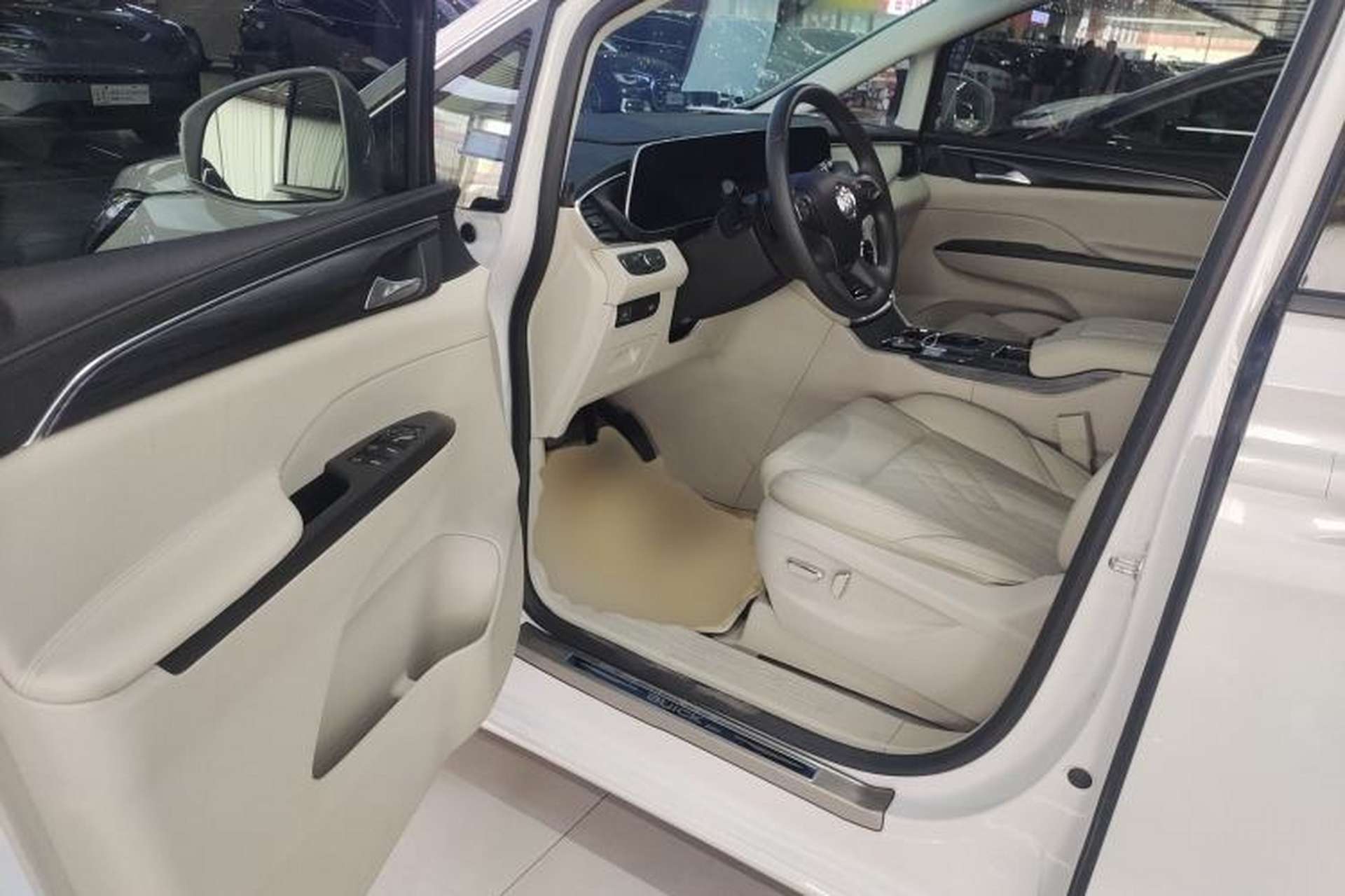 Used Buick GL8 2023 ES Lu Zun Comfort Model Driver Seat