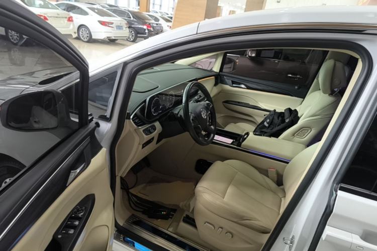 Used Buick GL8 2023 ES Lu Zun Deluxe Model Driver Seat
