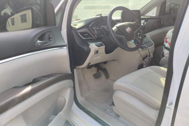 Used Buick GL8 2023 Land Executive Class Comfort Model Driver Seat