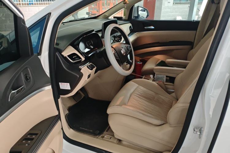 Used Buick GL8 2023 Facelifted Land Cruiser Executive Luxury Version Driver Seat