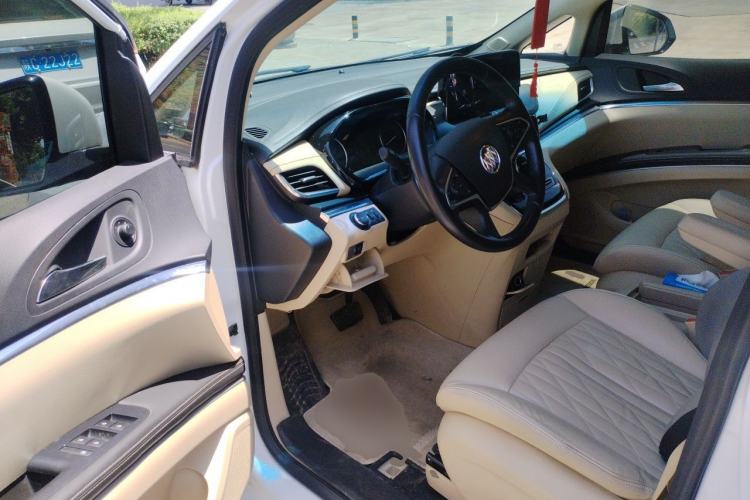 Used Buick GL8 2023 Facelifted Land Cruiser Executive Luxury Version Driver Seat