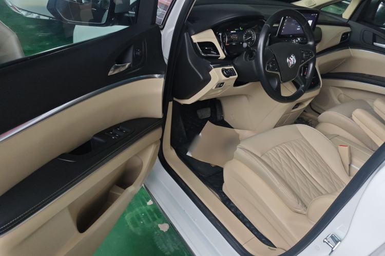 Used Buick GL8 2023 Facelifted Land Cruiser Executive Luxury Version Driver Seat