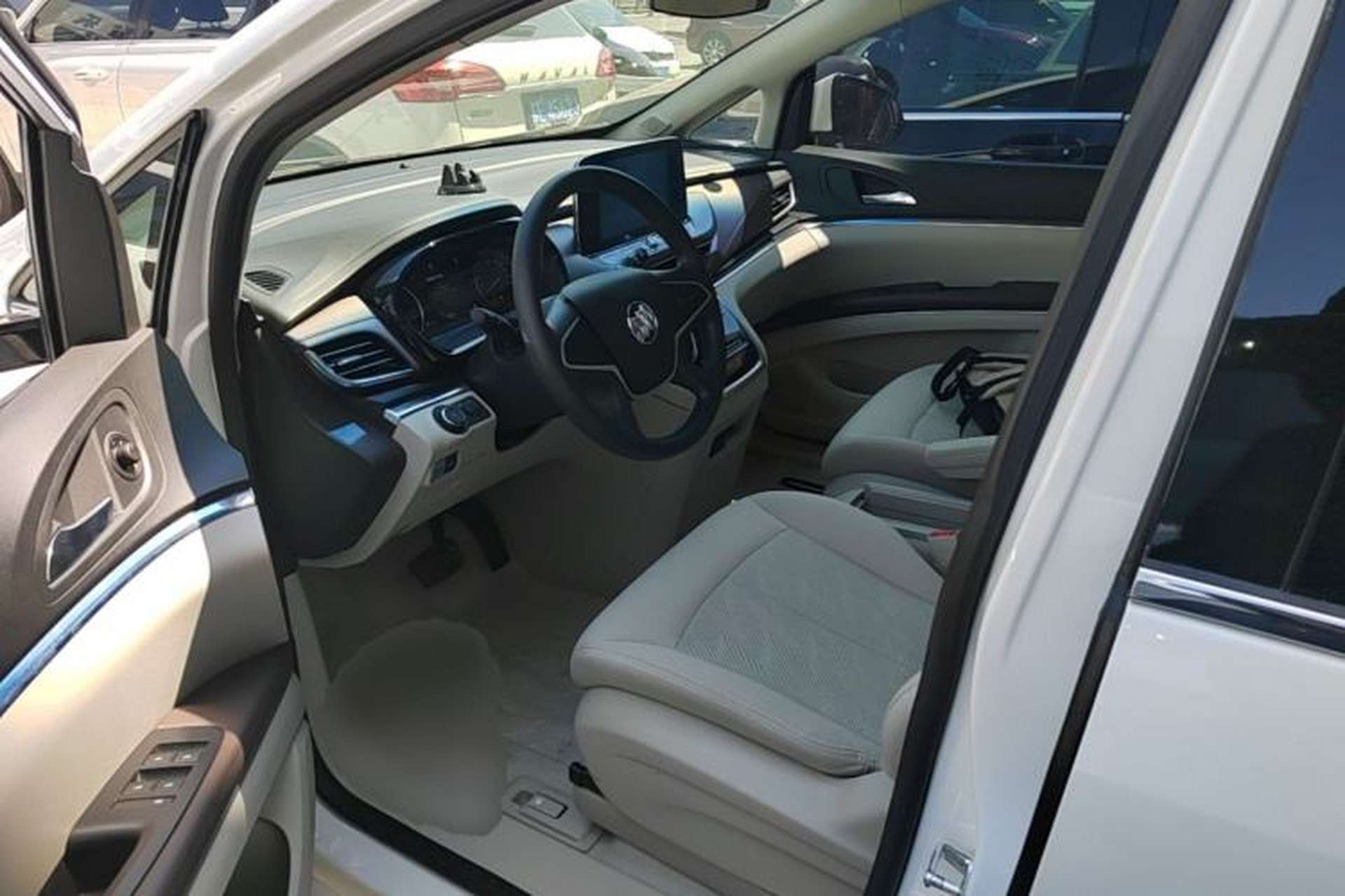Used Buick GL8 2023 Land Executive Class Comfort Model Driver Seat