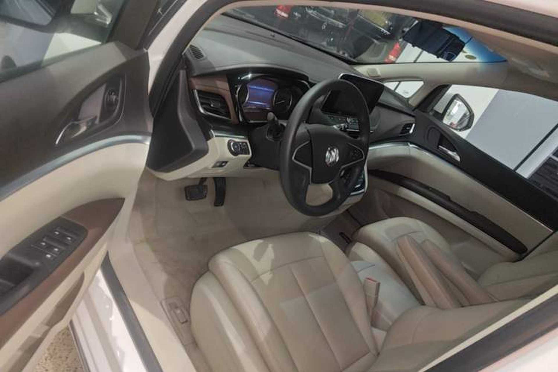 Used Buick GL8 2023 Land Executive Class Comfort Model Driver Seat