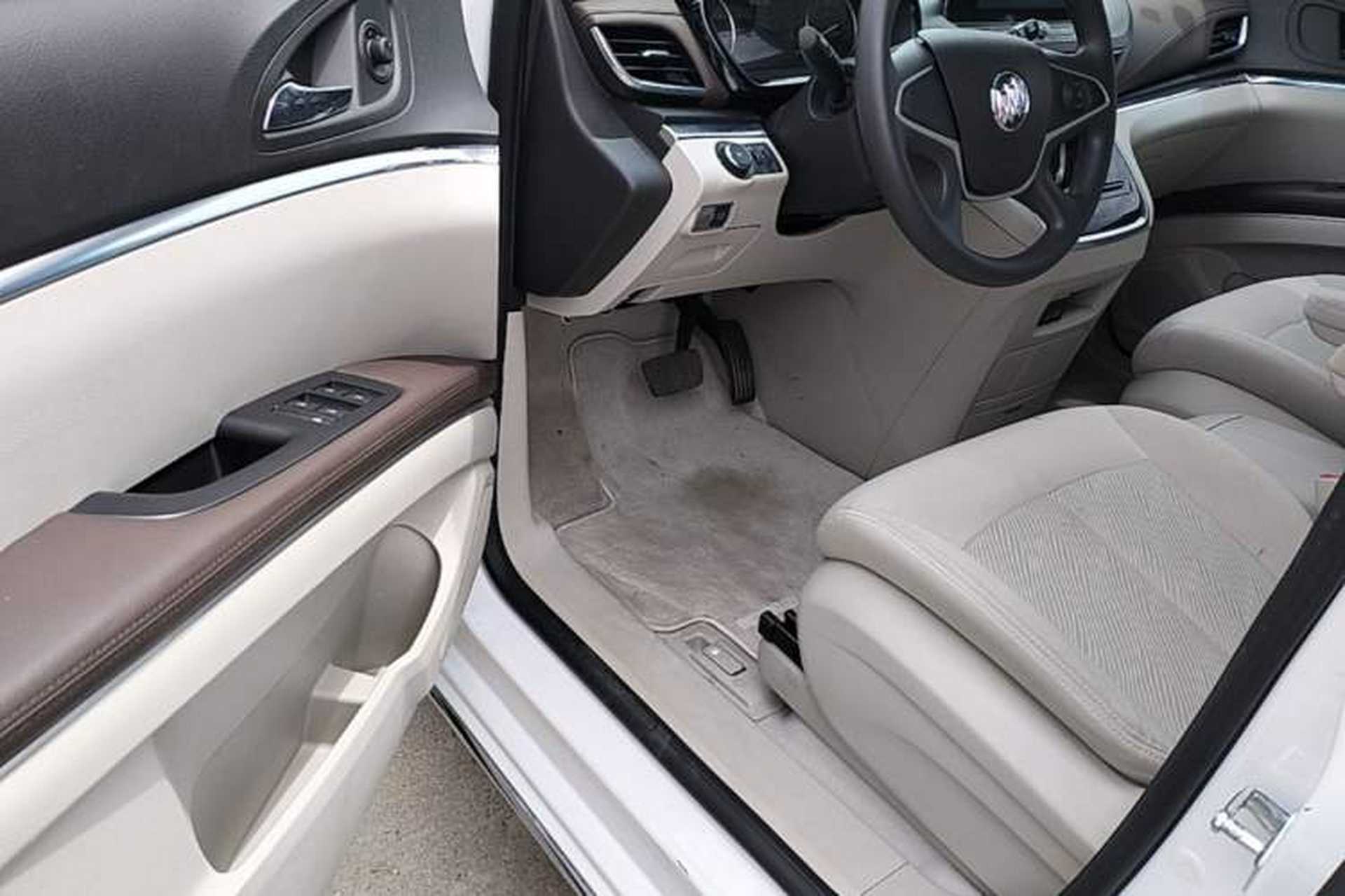 Used Buick GL8 2023 Land Executive Class Comfort Model Driver Seat