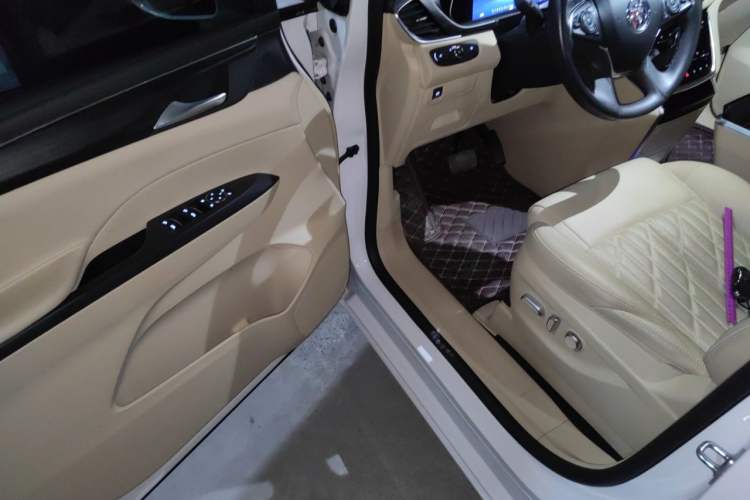 Used Buick GL8 2023 ES Lu Zun Luxury Model Driver Seat