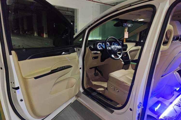 Used Buick GL8 2023 ES Lu Zun Deluxe Model Driver Seat