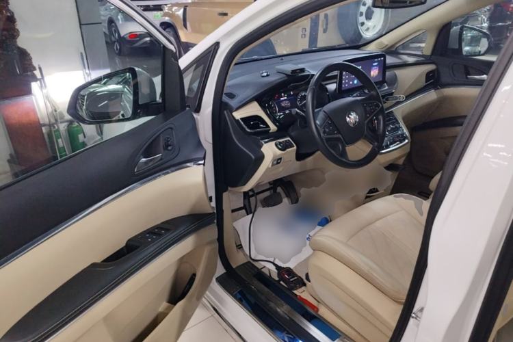 Used Buick GL8 2023 Facelifted Land Cruiser Executive Luxury Version Driver Seat