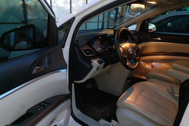 Used Buick GL8 2023 Land Executive Class 652T Luxury Model Driver Seat